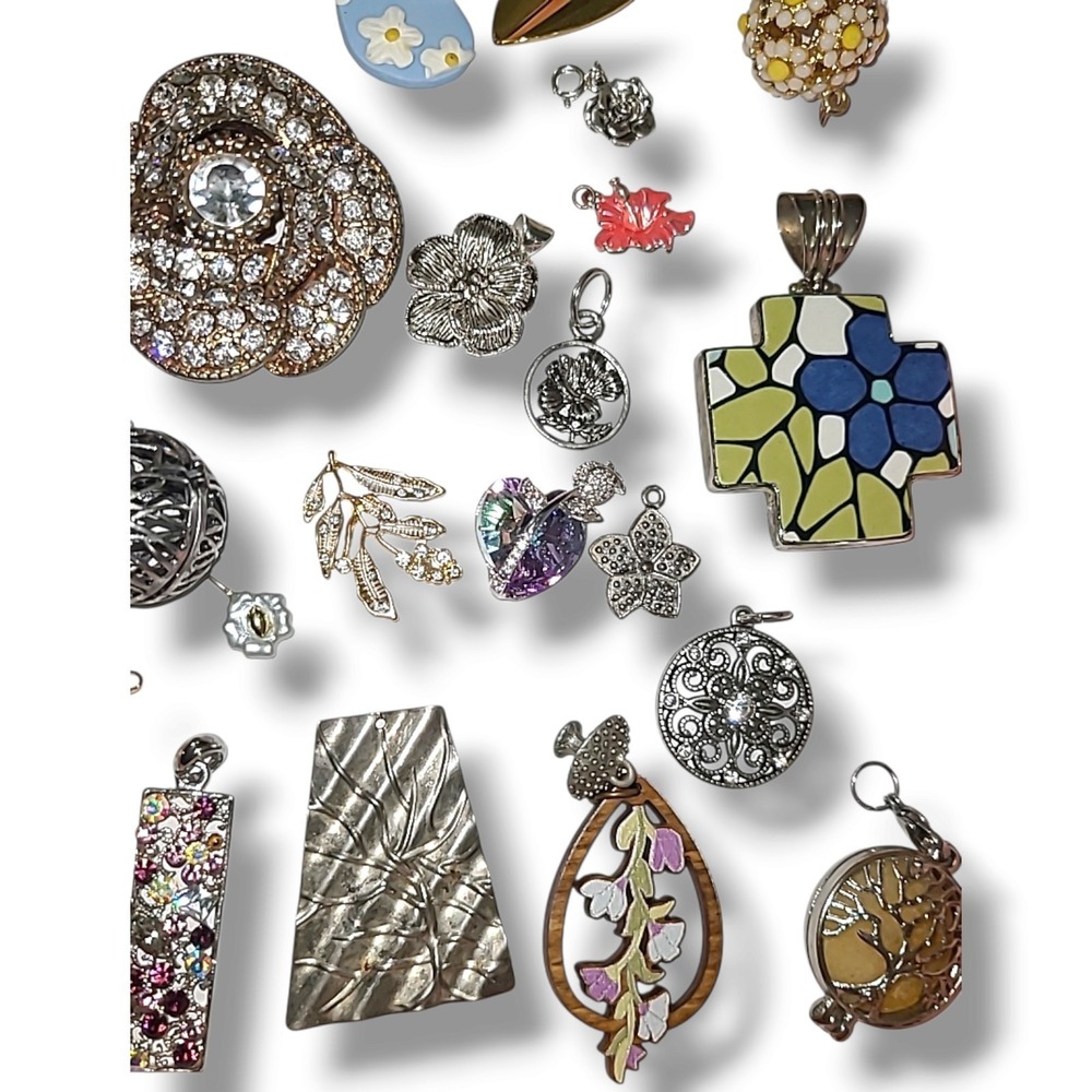 Lot 43 Flower Leaf Tree Charms Pendants Floral Nature Jewelry Craft Supplies - Picture 5 of 6
